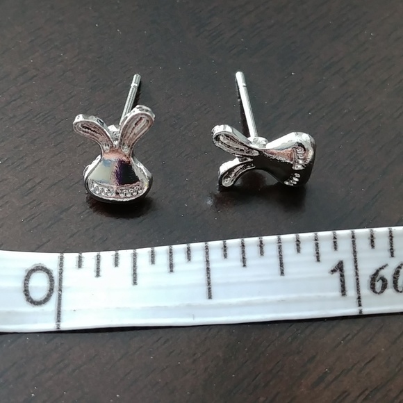 πTiny Bunny Rabbit Stud Earrings - Picture 3 of 3